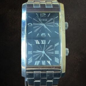 Guess Retangular Preto